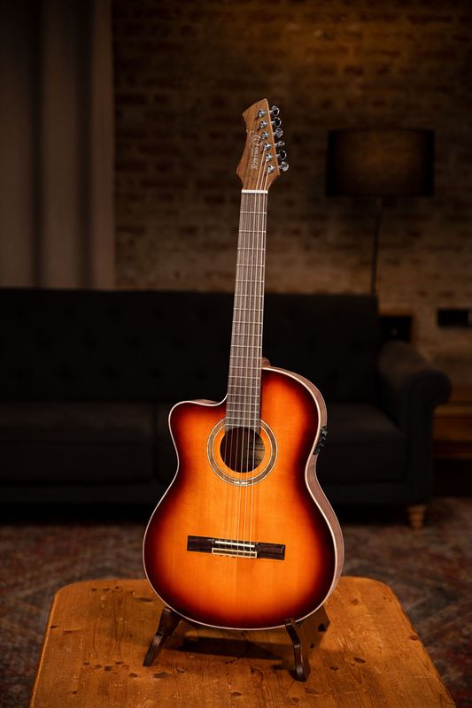 Ortega RCE238SN-FT-L Klassisk gitar 4/4 Size, med mik, Slim neck, Left