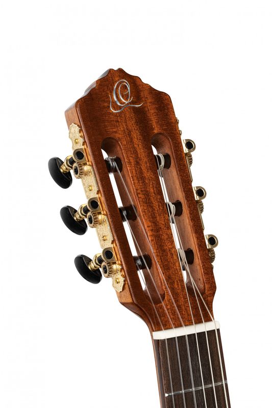 Ortega RCE138-T4-L Klassisk gitar 4/4 Size, Thin, med mik, Slim neck, Left