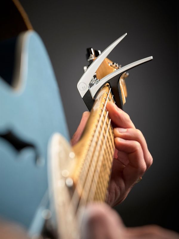 G7th Nashville Capo 6 String White