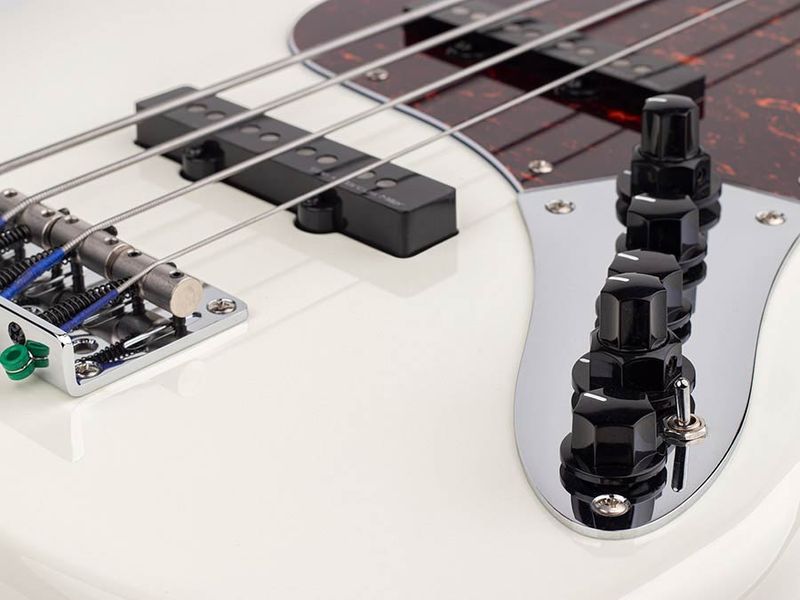 Sire V7 2nd Gen Series Marcus Miller fretless Alder 4-string Bass Guitar Antique White