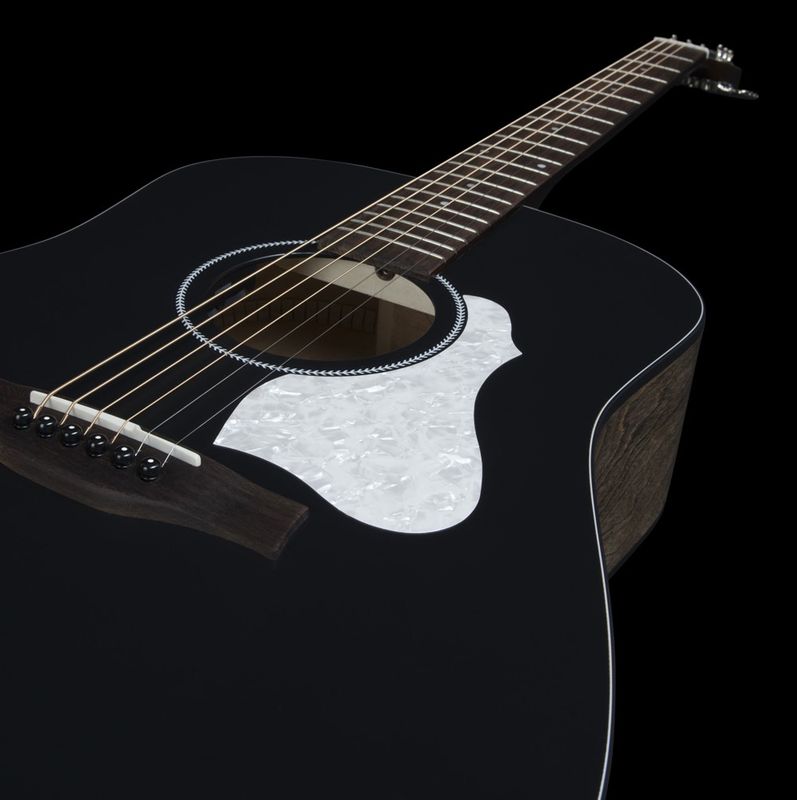 Seagull S6 Classic Black A/E Guitar