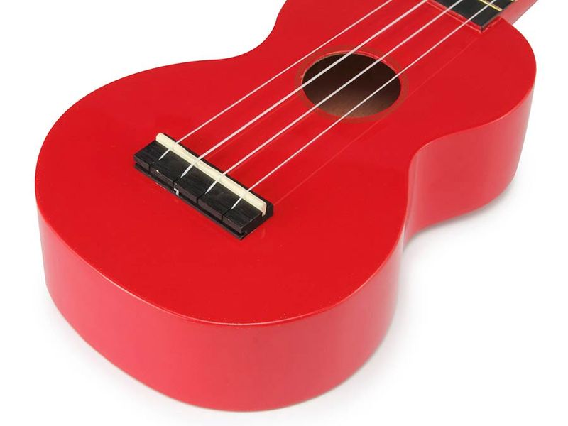 Mahalo Rainbow Series, soprano ukulele pack, red, with essentials accessory pack
