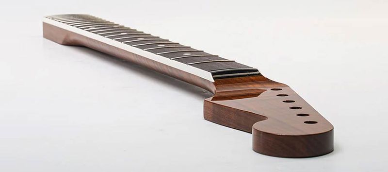 Allparts Select ltd VIN-MOD Deluxe neck for Stratocaster, AAA+ roasted flamed maple, bound fretboard, nitro finish