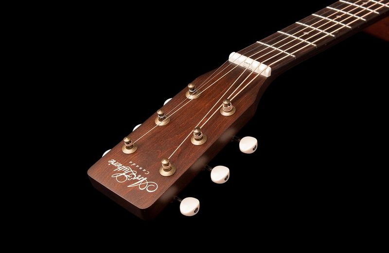 Art & Lutherie Americana Bourbon Burst