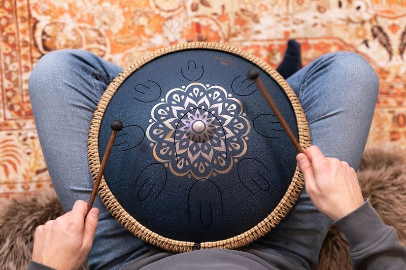 Meinl OSTD2NBE Octave Steel Tongue Drum D Amara Engraved, Navy