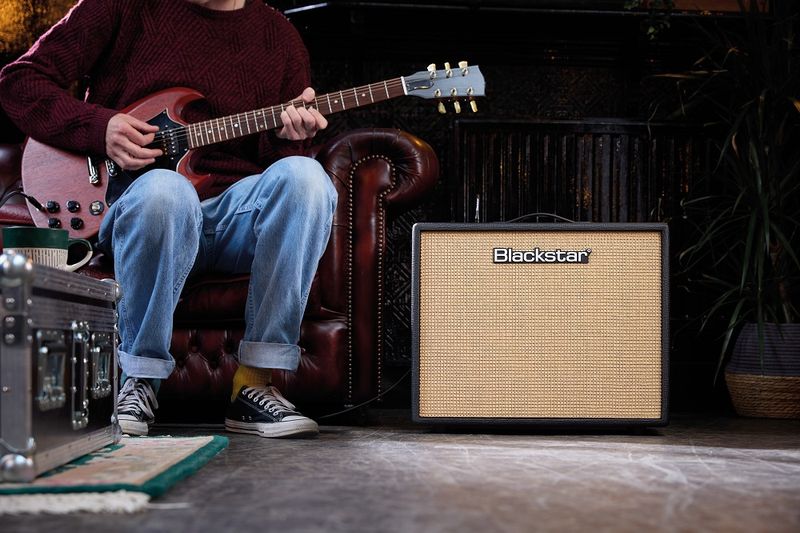 Blackstar Debut 100R Black - 100W Combo