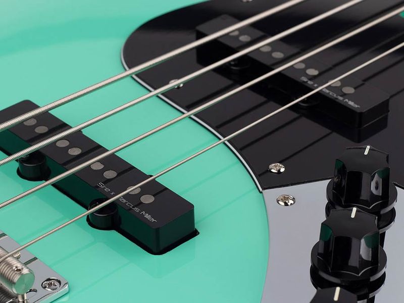 Sire V5R A4/MLG Marcus Miller alder 4-string passive bass guitar mild green